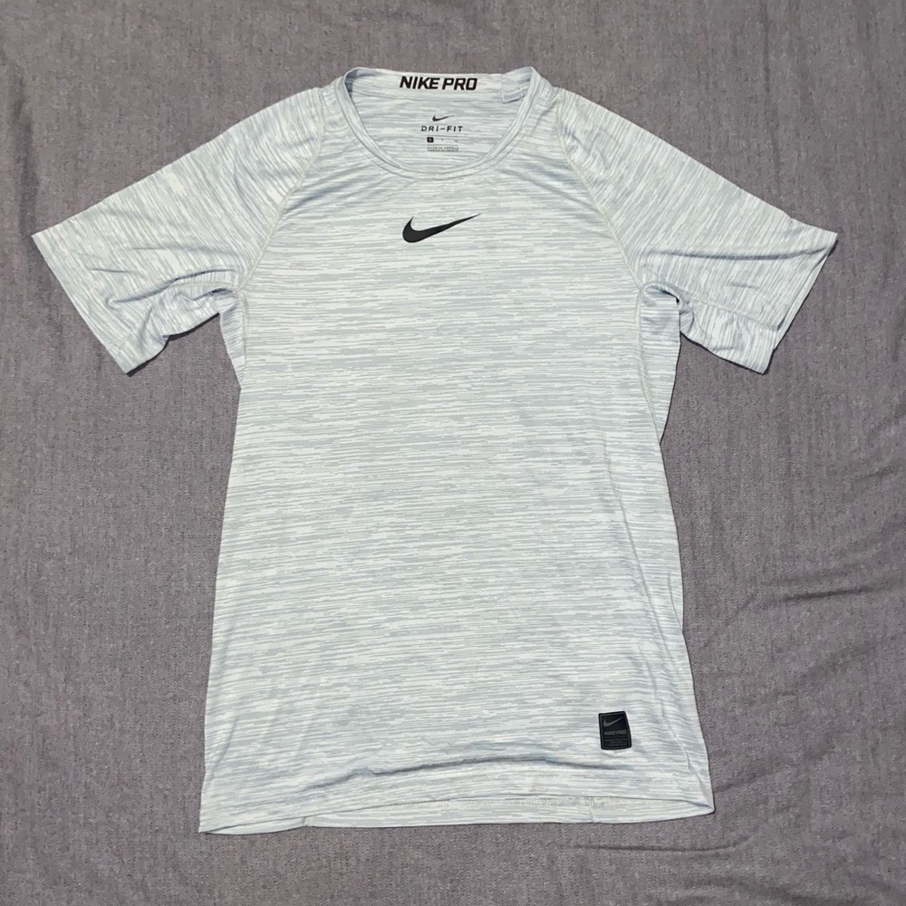 Men’s Nike pro shirt